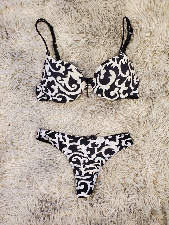 La Vie En Rose Other - La Vie En Rose Black and White Printed Bra & Thong Set